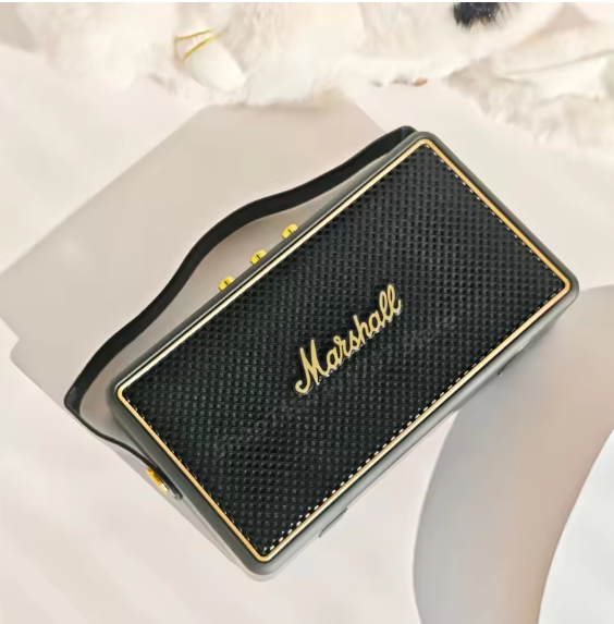 FX M18 Wireless Speaker_3 FX M18 Retro Bluetooth Speaker with Adjustable Bass