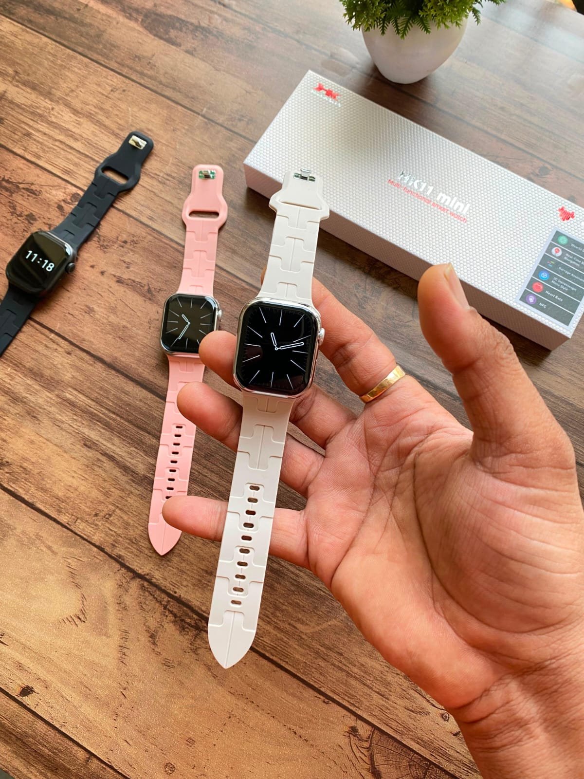 HK11 Mini Smartwatch 40mm AI & Bluetooth Calling (1) HK11 Mini Smartwatch 40mm AI & Bluetooth Calling